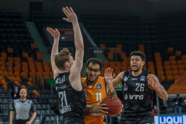 箭队之间的 箭队之间的